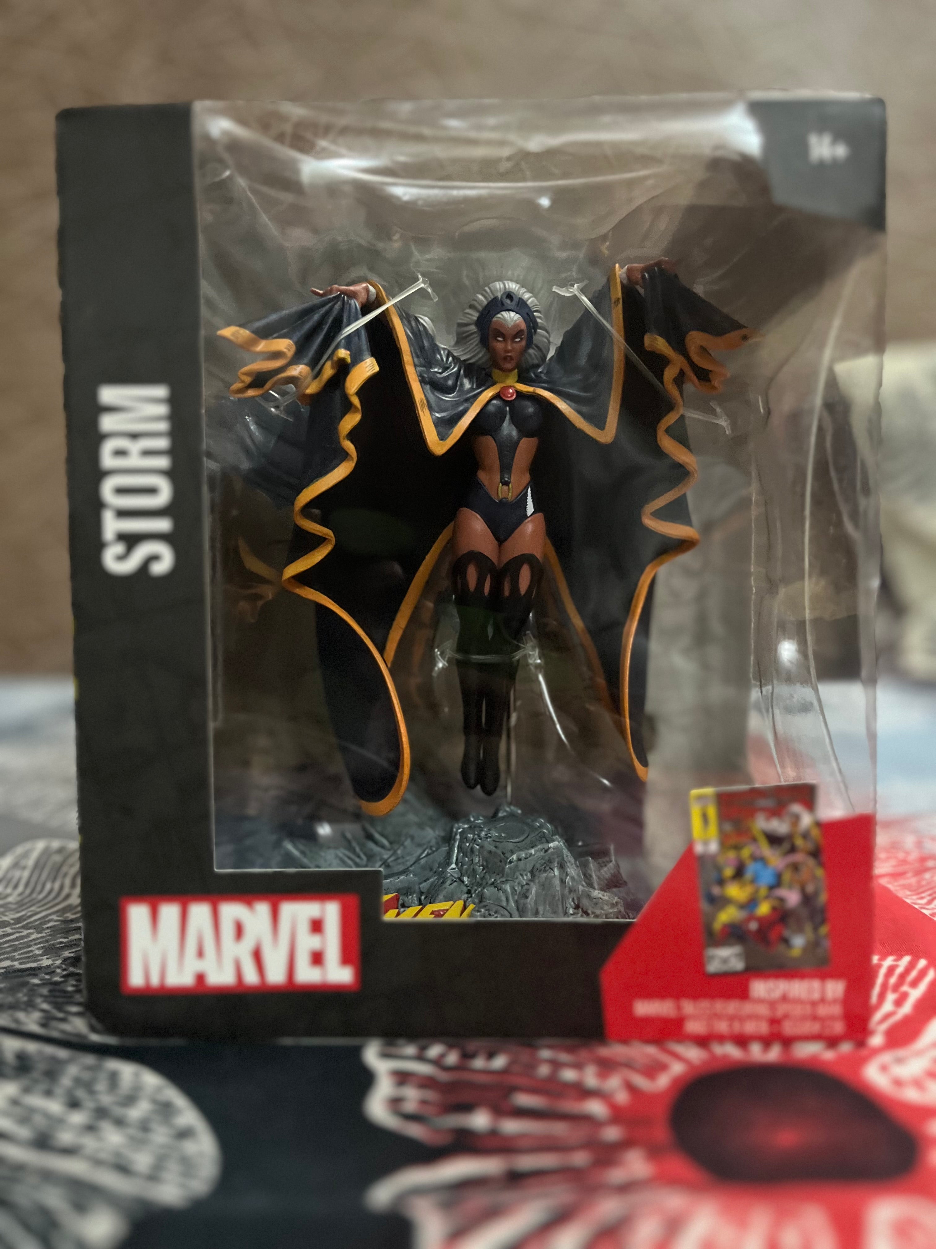 McFarlane Toys - Storm 1/10th Scale Premium Figure w/Scene (From Marvel Tales Ft. Spider-Man and The X-Men #236)