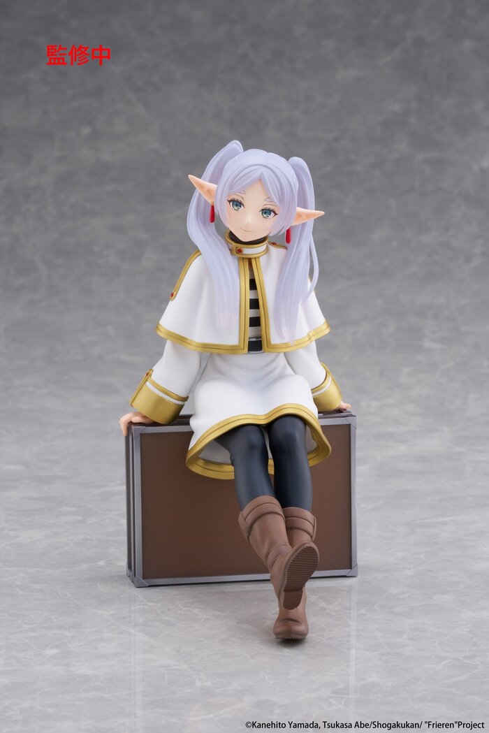 Taito Frieren: Beyond Journey's End Desktop Cute Frieren (Trunk Case Ver.) Prize Figure