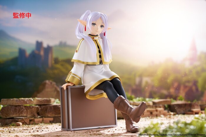 Taito Frieren: Beyond Journey's End Desktop Cute Frieren (Trunk Case Ver.) Prize Figure
