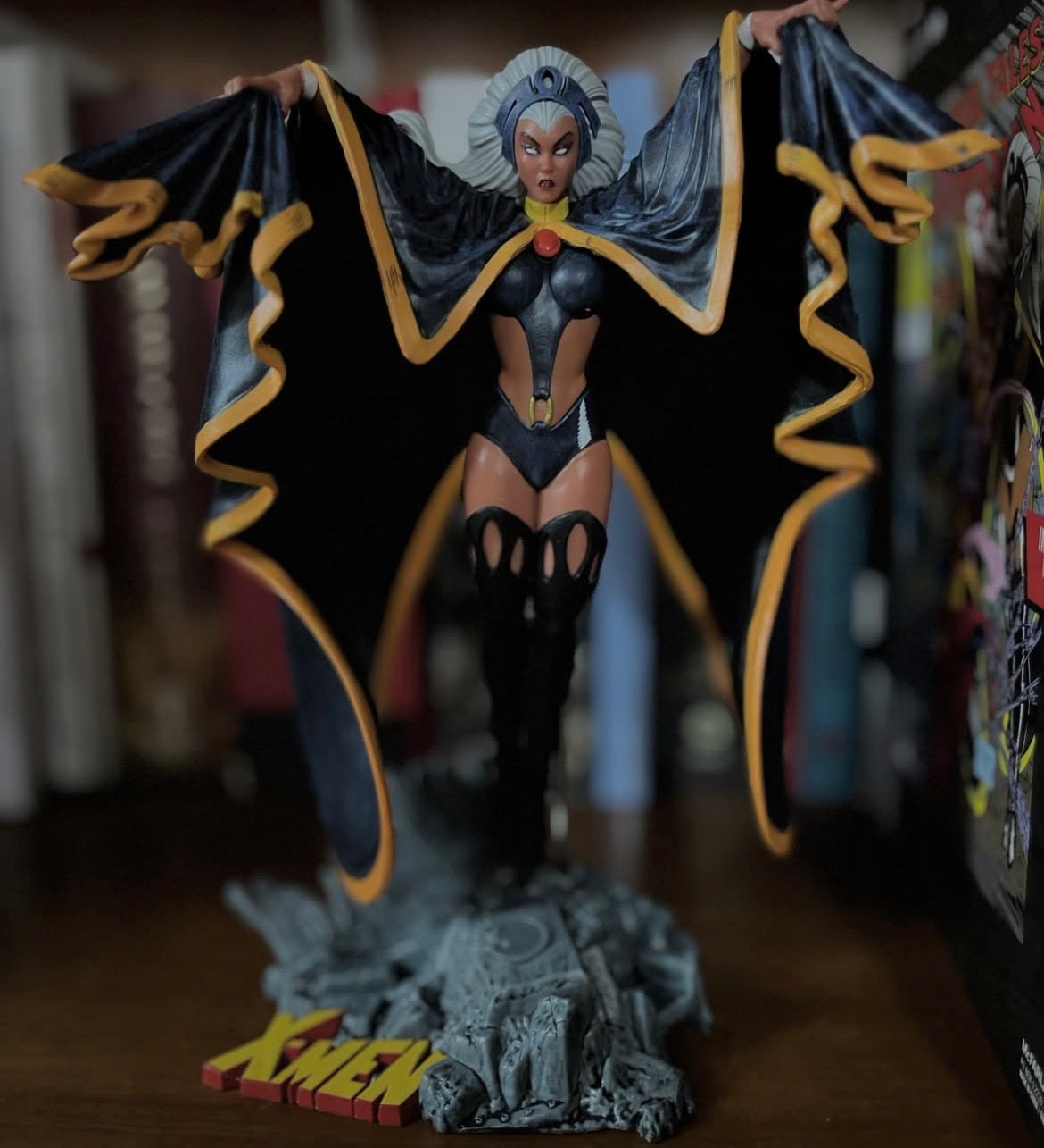 McFarlane Toys - Storm 1/10th Scale Premium Figure w/Scene (From Marvel Tales Ft. Spider-Man and The X-Men #236)